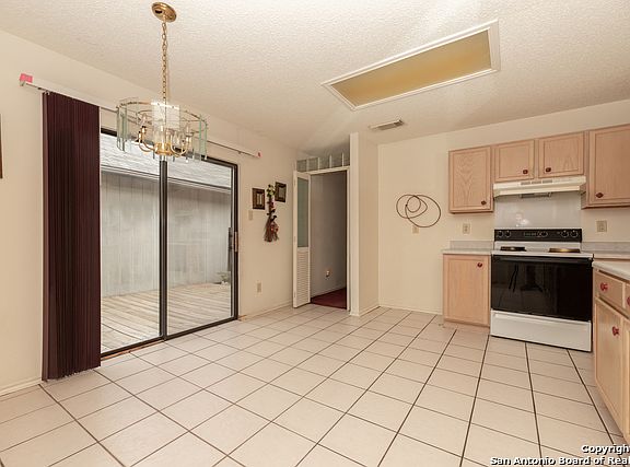 2nd image of 9643 Kashmir Dr