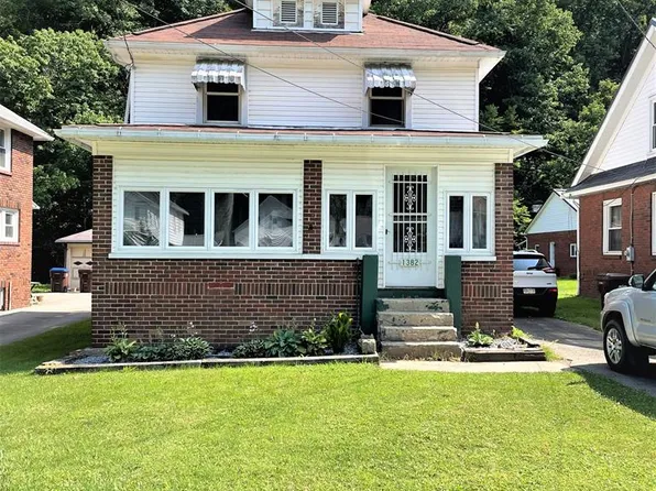 1382 Riverside Dr, Oil City, PA 16301