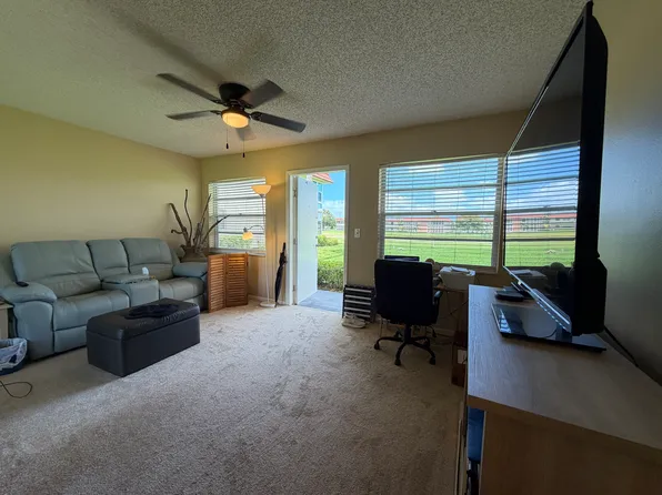 60 Woodland Dr #110, Vero Beach, FL 32962