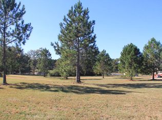 206 Sweetwater Dr, Thomasville, GA 31757