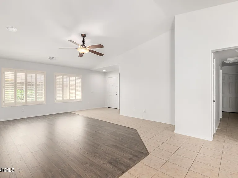 2227 E Stacey Rd — Photo 7