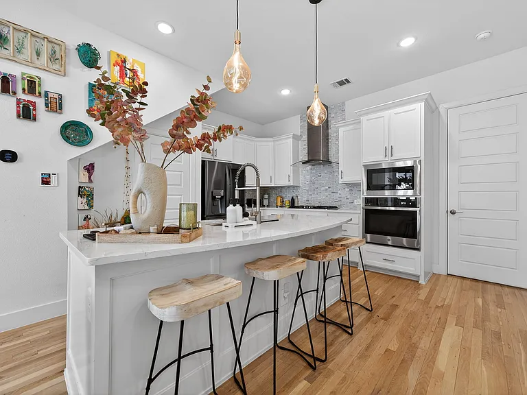 4933 Broadway Dr — Photo 39