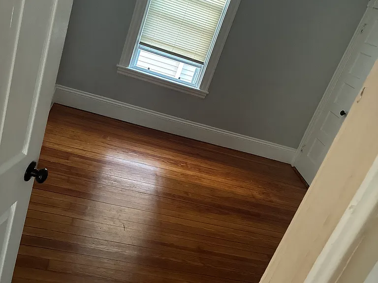 13 Hall St #3 — Photo 9