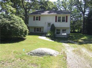 10 Tanglewood Ln, Voluntown, CT 06384