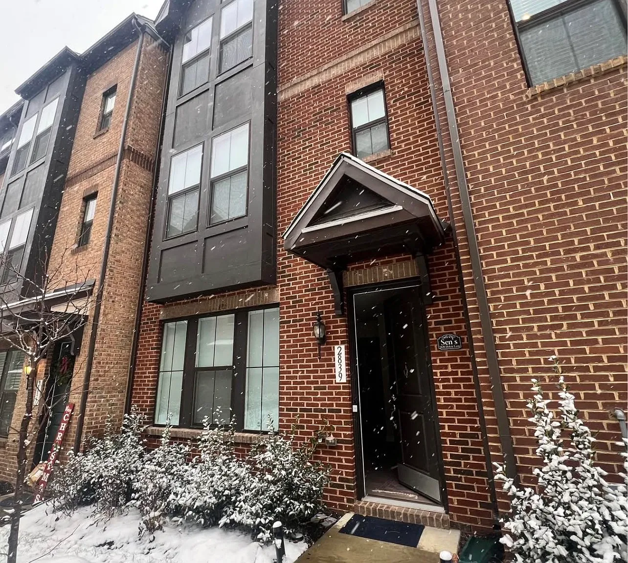 4 bed, 2350 sqft, $1,100 — Photo 3