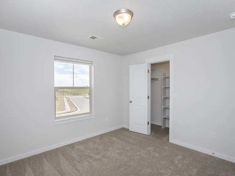 715 Lene Ln — Photo 18