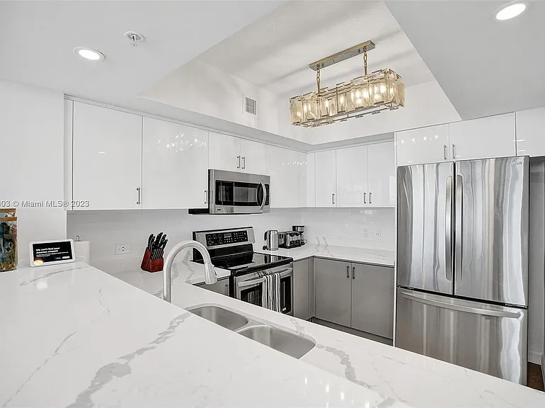 16699 Collins Ave #1908 — Photo 7