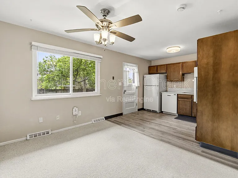 766 W Davies Way — Photo 7