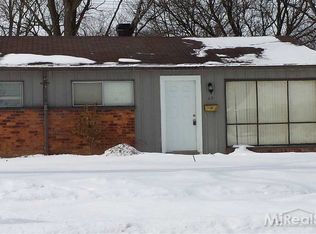 49 Lyons Dr, Troy, MI 48083