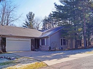 6484 Timber View Dr, East Lansing, MI 48823