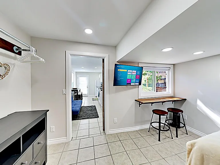 942 23rd St #B — Photo 18
