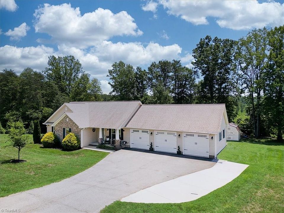 1st image of 290 Tuttle Rd