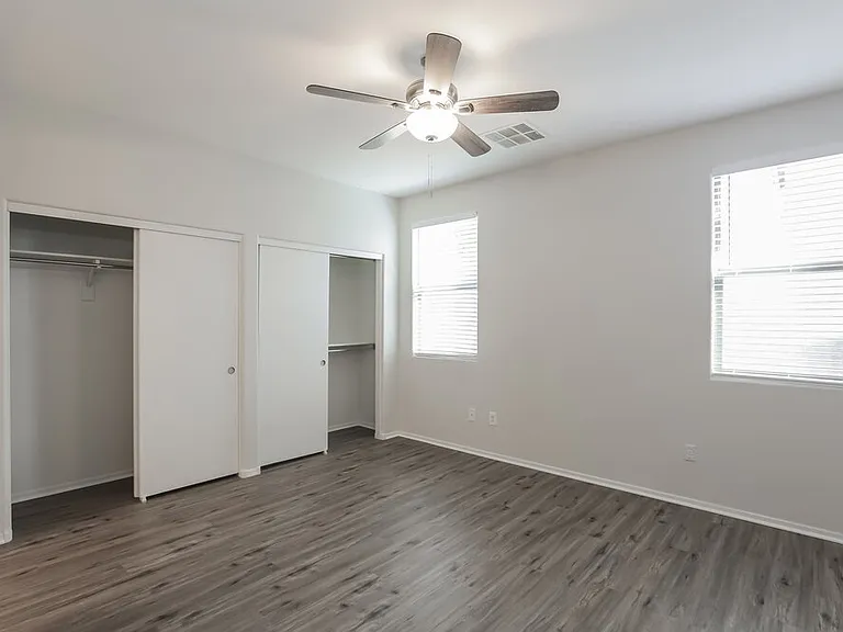 2202 W Gold Dust Ave — Photo 9