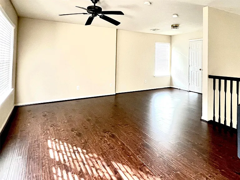 4911 Knights Branch Dr — Photo 12