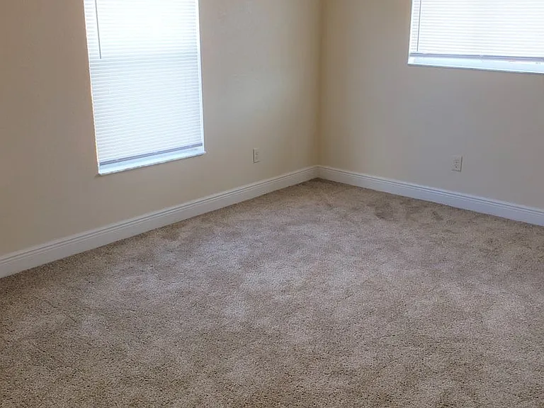 715 N Vermeer Way — Photo 5