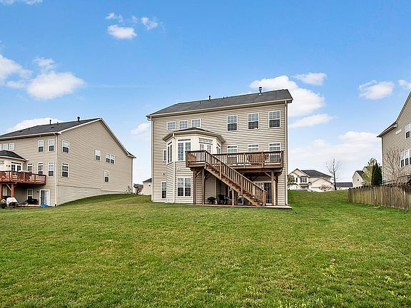 4th image of 17 Royal Crescent Way