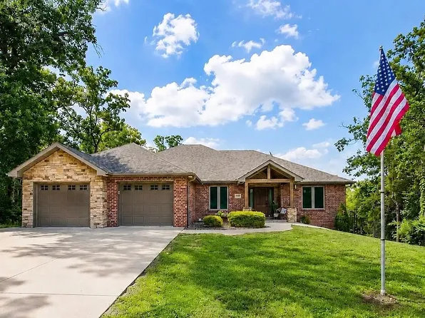 1017 Hunters Ct, Jefferson City, MO 65101