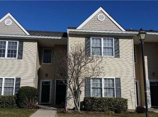 942 Madeira Blvd, Melville, NY 11747