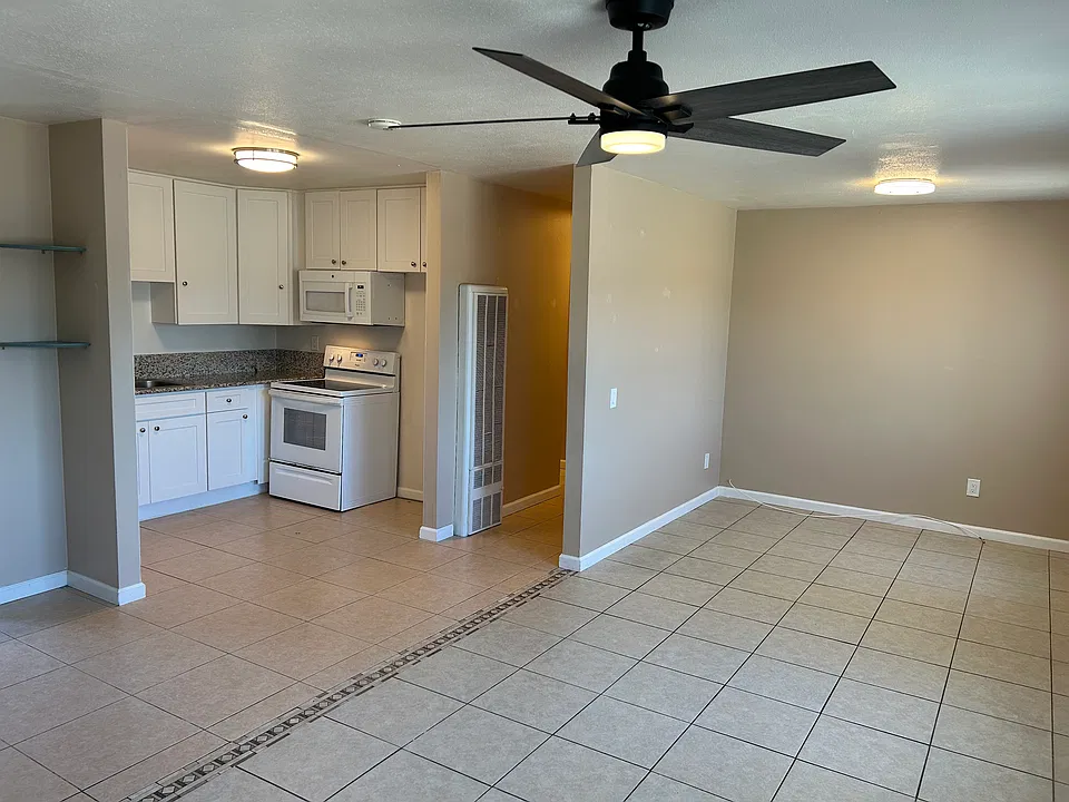 988 Mission Dr #3