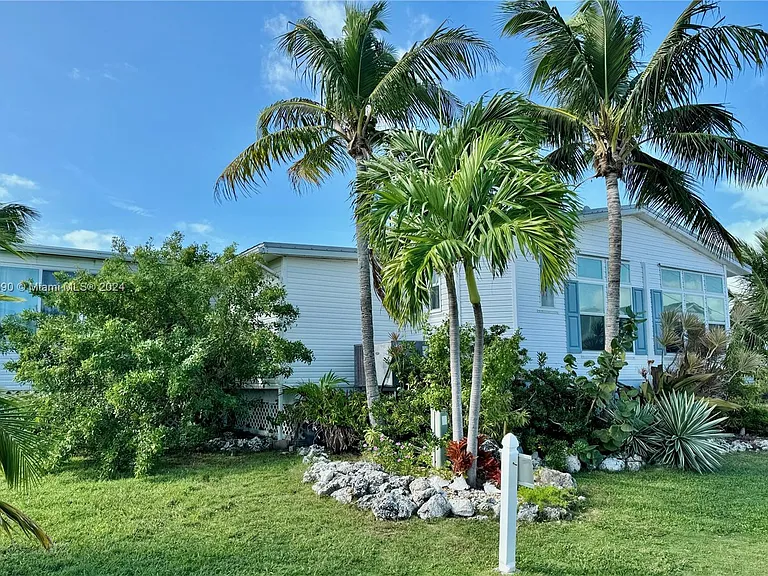 72 Ocean Dr — Photo 35