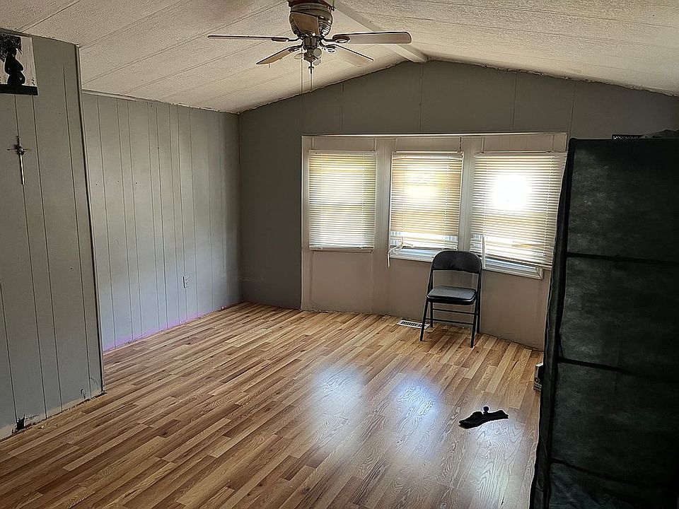 2nd image of 231 Kline St