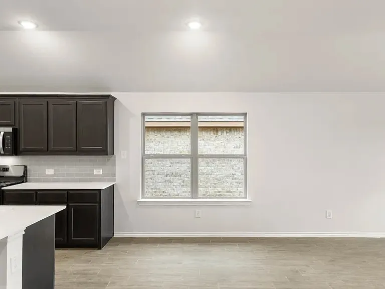 2841 Hay Ln — Photo 4