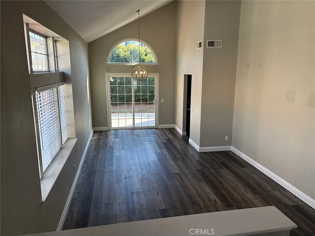 3 bed, 2.5 bath, 1543 sqft, $3,450 — Photo 2