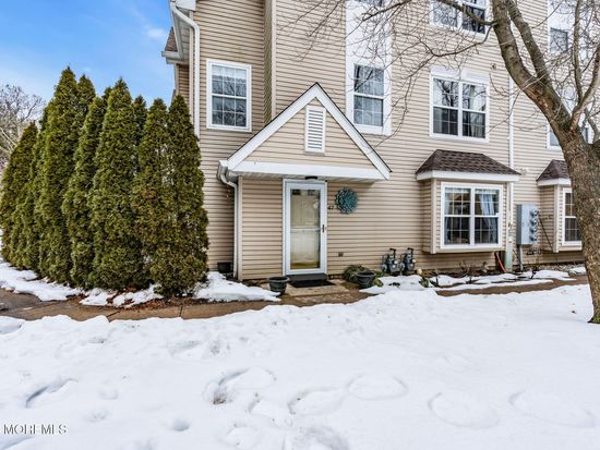 47 Madison Court, Tinton Falls, NJ 07712