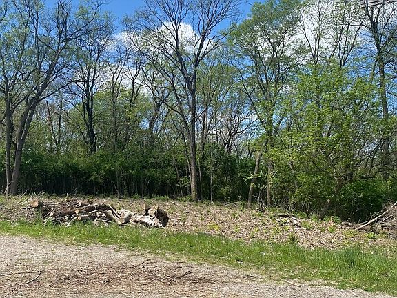 4th image of 2120 Edwards Rd