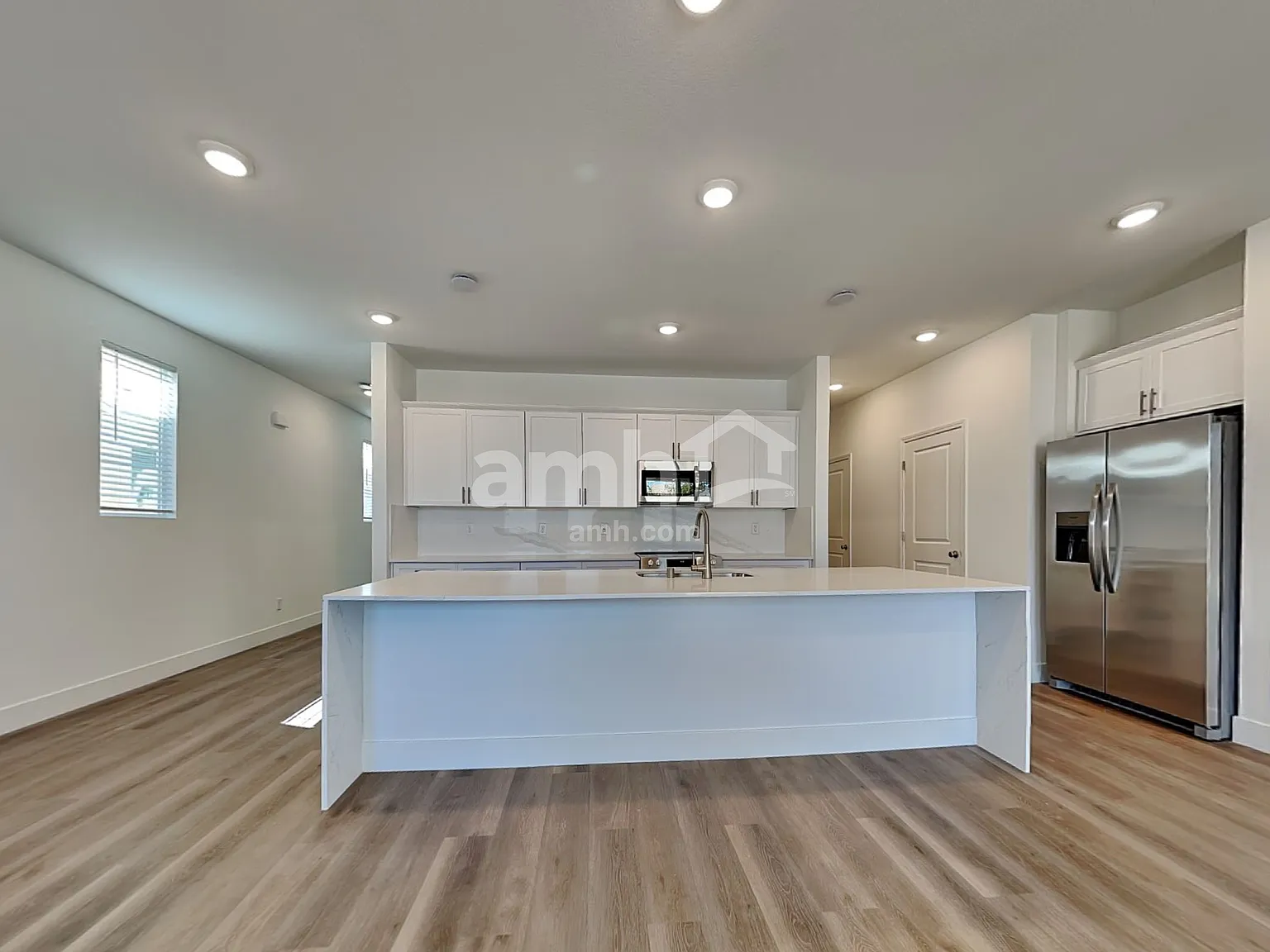 4 bed, 2.5 bath, 2144 sqft, $2,550 — Photo 3