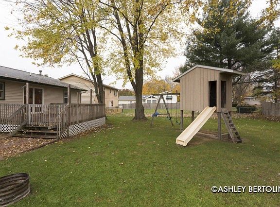 5th image of 117 Homer Ln