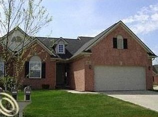 500 Snowfall Ct, Howell, MI 48843