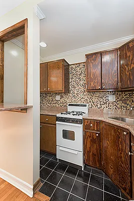 Rented by Perry Associates NYC Inc | media 11