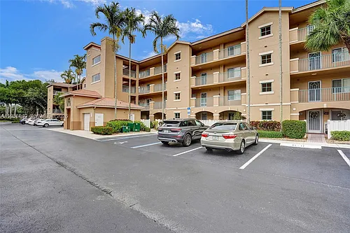 12547 Imperial Isle Dr #206 Photo 1