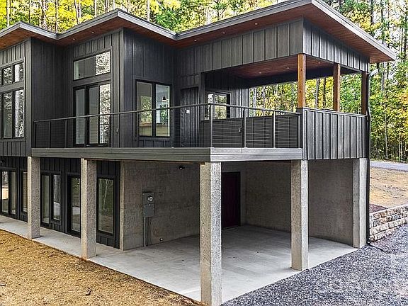 3rd image of 203 Golden Creek Rdg