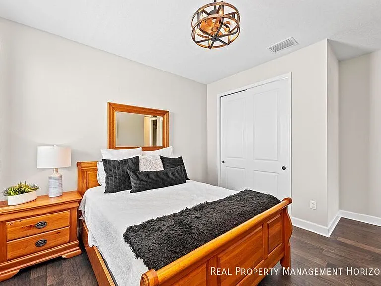 4430 Pond Brook Ct — Photo 49