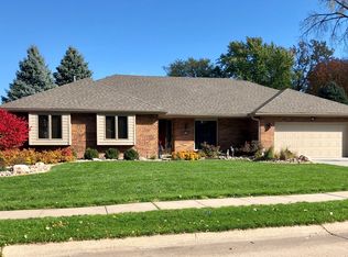 11108 Larimore Ave, Omaha, NE 68164