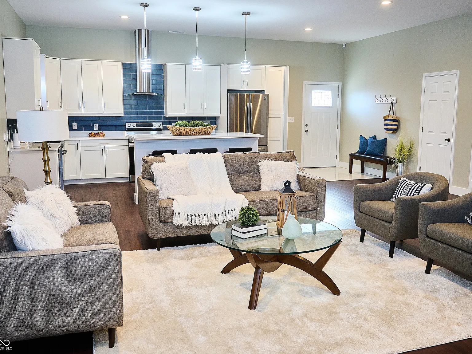 3 bed, 1556 sqft, $1,995 — Photo 3
