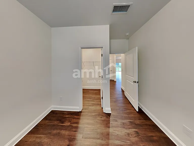 1010 Noah Ct — Photo 18