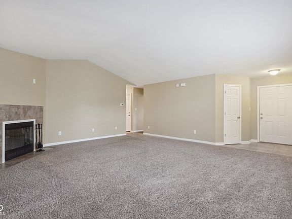 5th image of 922 Barnwell Ct