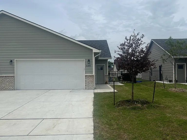 5183 N Cypress St #1 — Photo 15