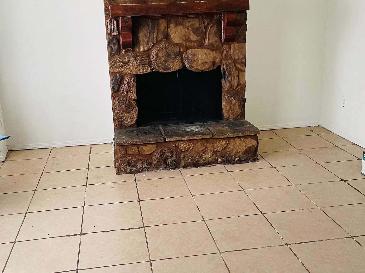 1511 Kings Rd — Photo 3