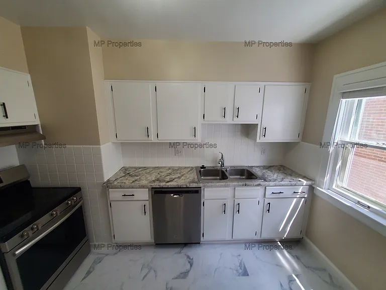 1302 Hathaway Ave #1 — Photo 14