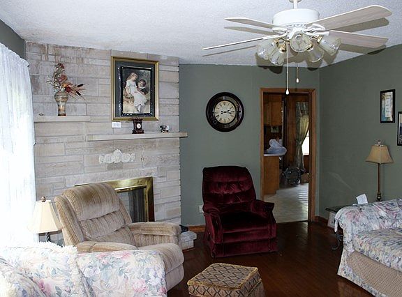 2nd image of 263 Baugh Hollow Ln