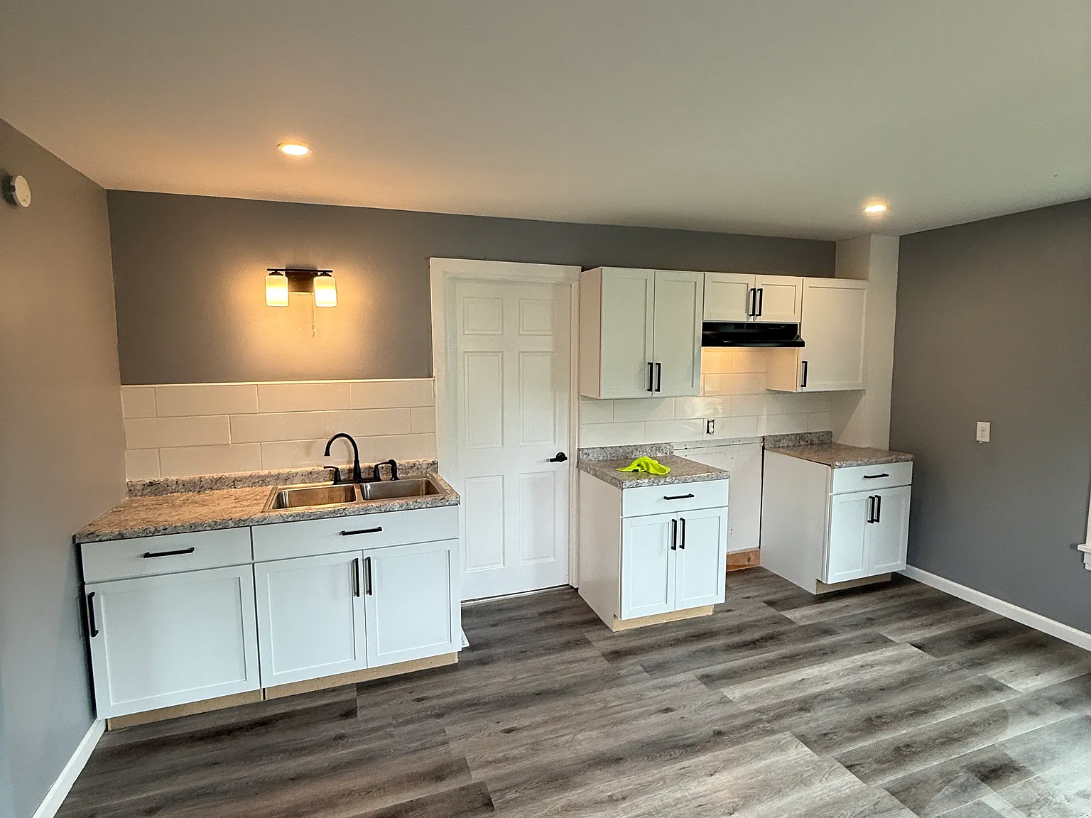 304 SE 3rd Ave — Photo 3