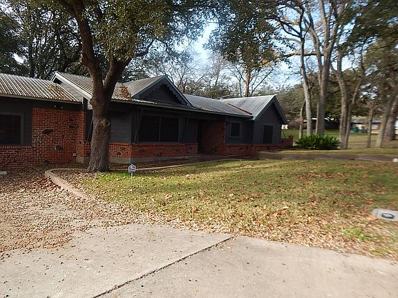 2nd image of 1207 Live Oak Dr
