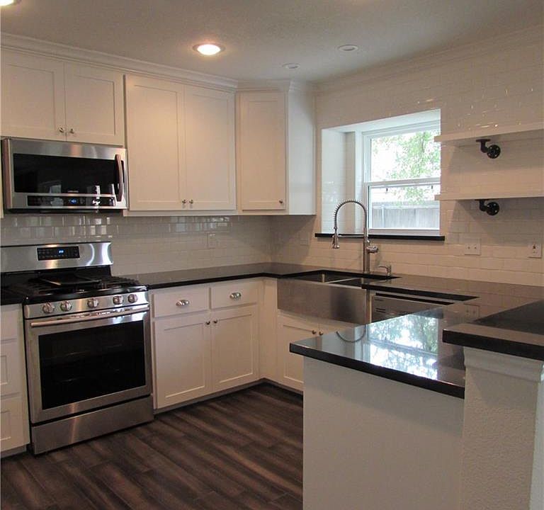 1st image of 114 Crane Dr