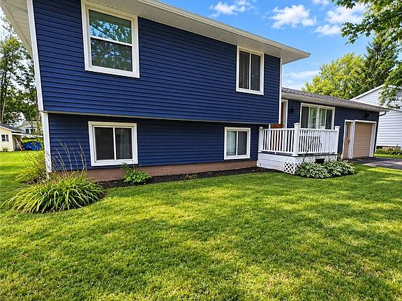 2nd image of 3 Currier Ln
