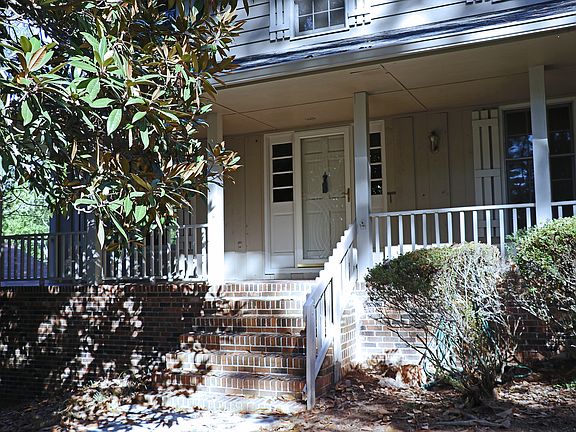 2nd image of 3770 Clubhouse Ln SE