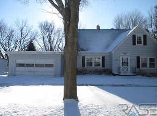 423 W Lincoln St, Luverne, MN 56156